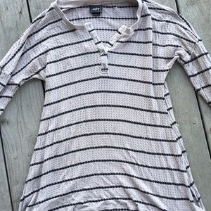 Cute long sleeve. Barely used.